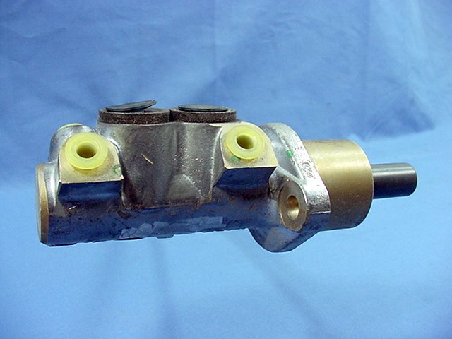 New Bendix 12111 Brake Master Cylinder 75 76 77 78 79 80 81 530i 528i 630 633 CSi