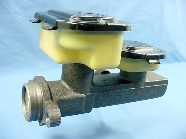 New Bendix 12493 Brake Master Cylinder 90 91 92 93 94 Astro Safari V6