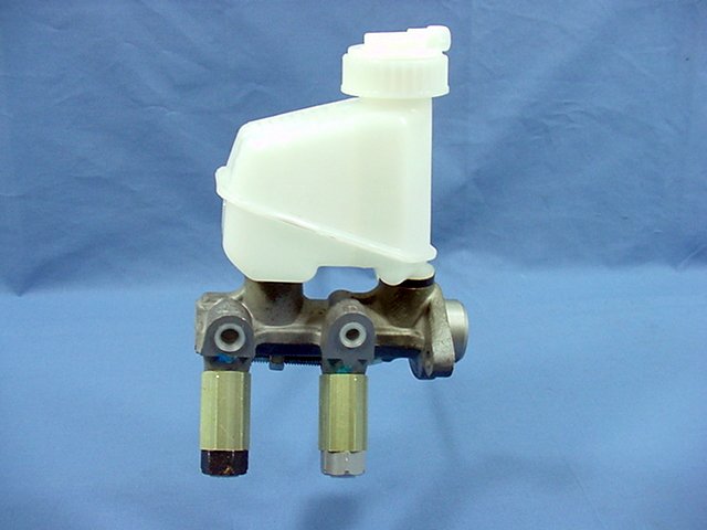 New Bendix 12516 Brake Master Cylinder 89 90 91 92 93 LeMans Optima Asuna