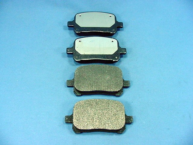 Bosch Quiet Cast Brake Pad Set BP707 97-04 ES300 RX300 Avalon Camry Solara FRONT