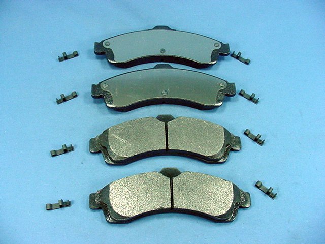 Bosch Quiet Cast Brake Pad Set BP882 02-05 Bravada SSR Trailblazer Ranier FRONT