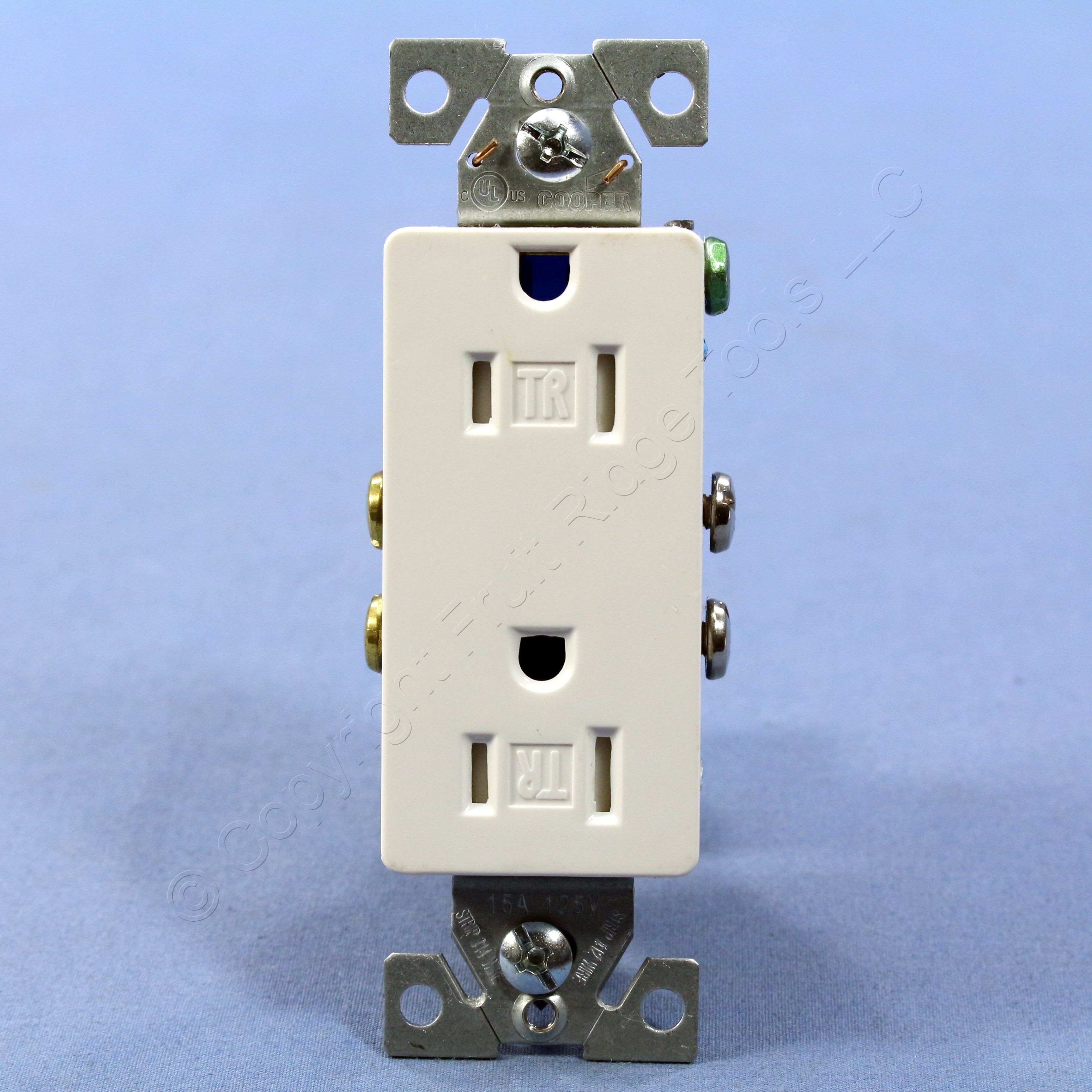 Cooper White Decorator Outlet Duplex Receptacle NEMA 515R 15A Bulk
