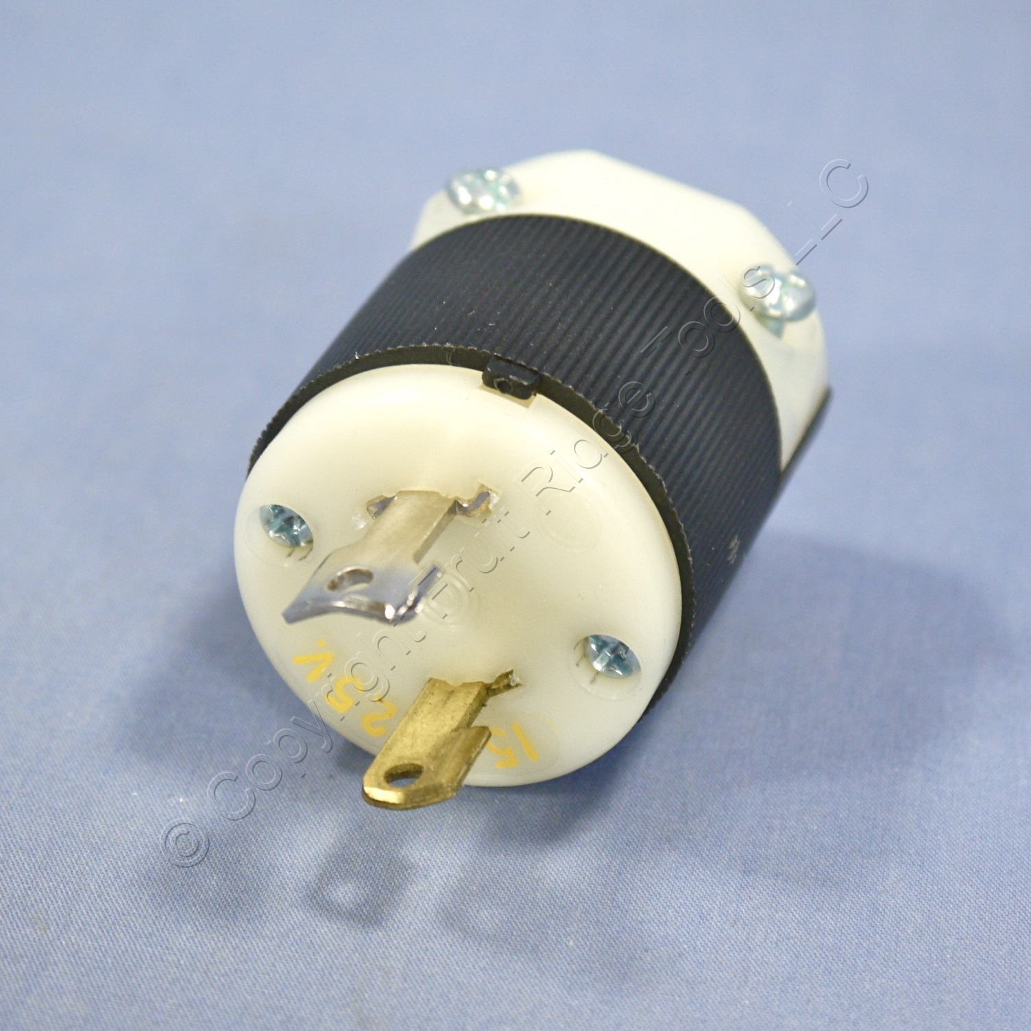 Hubbell Bryant L1-15 Twist Turn Locking Plug NEMA 1-15P 15A 125V Bulk