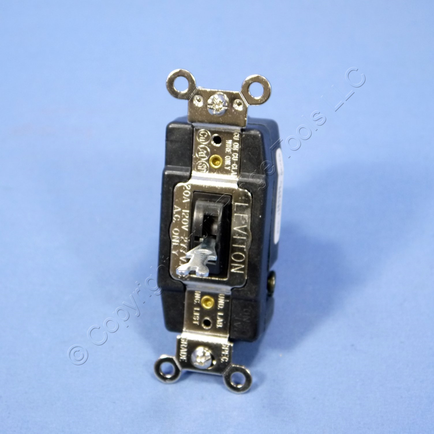 Leviton SPDT 20a Locking Momentary Contact Switch Center off 120 277v