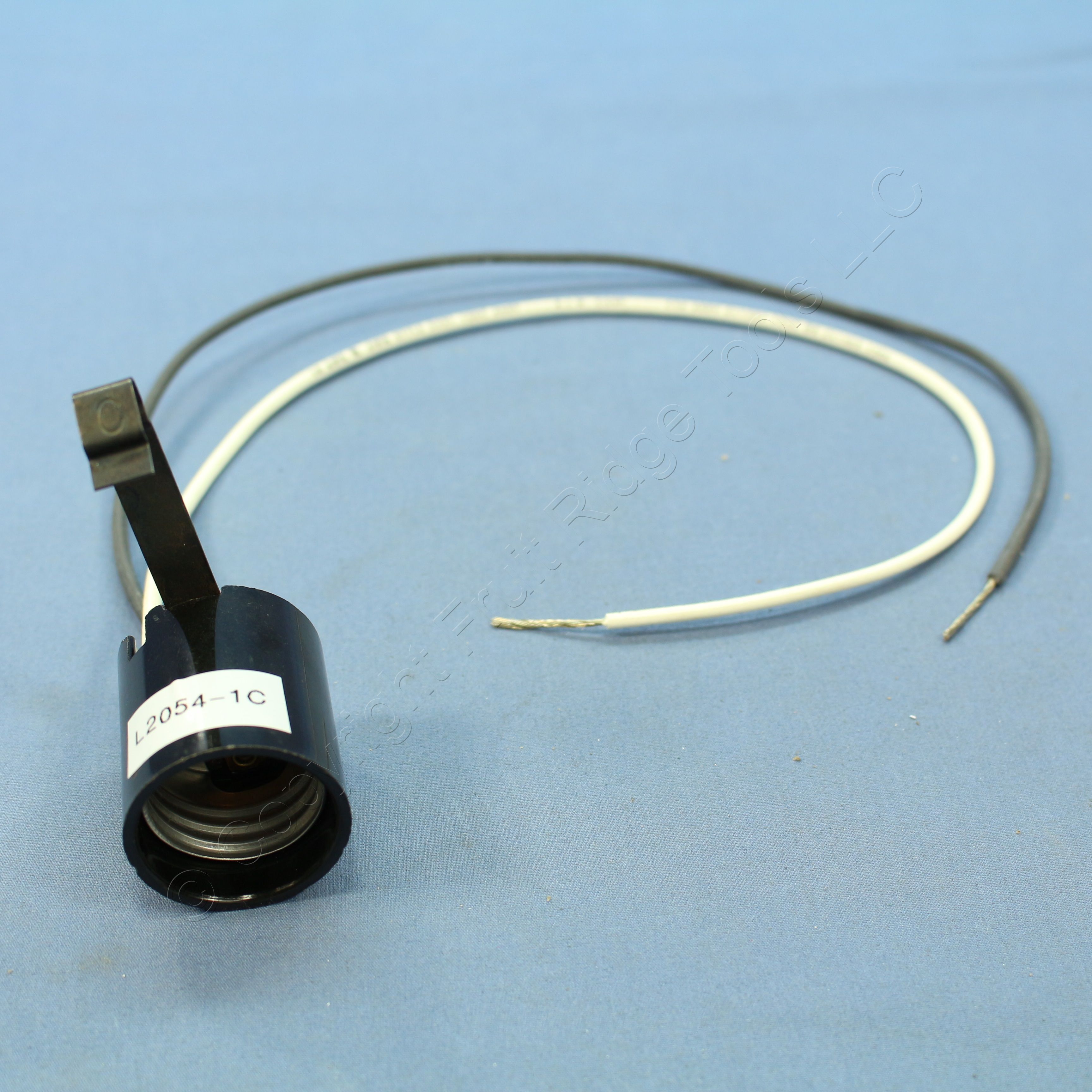 Leviton Phenolic Lamp Holder Light Socket Hickey E26 Medium Base 660W