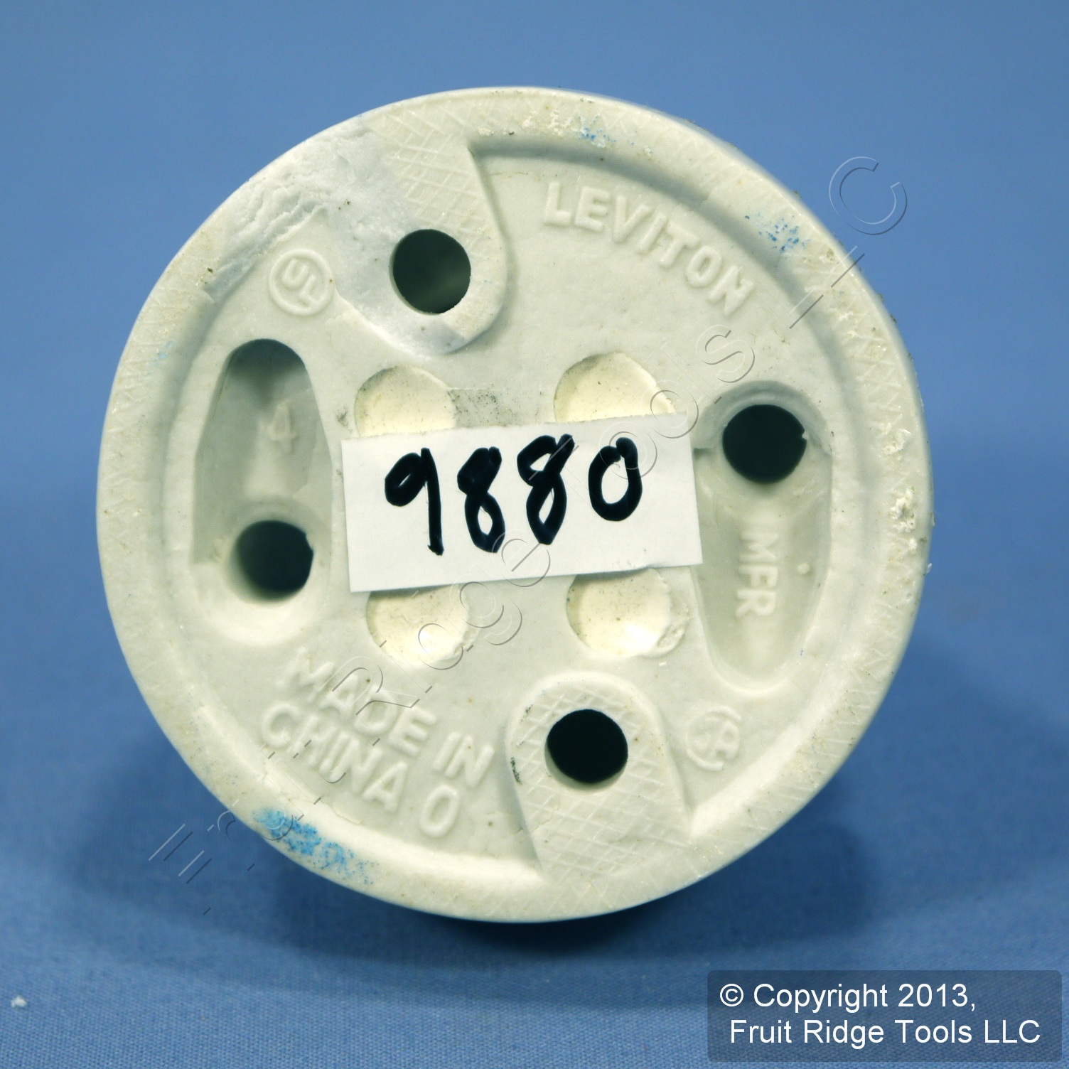 Leviton Surface Mount Porcelain Light Socket Medium Base Lamp Holder 9880