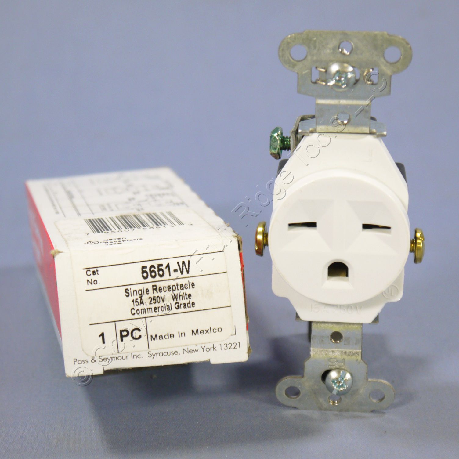 P&S White Industrial Single Outlet Receptacle NEMA 6-15R 15A 250V 5651