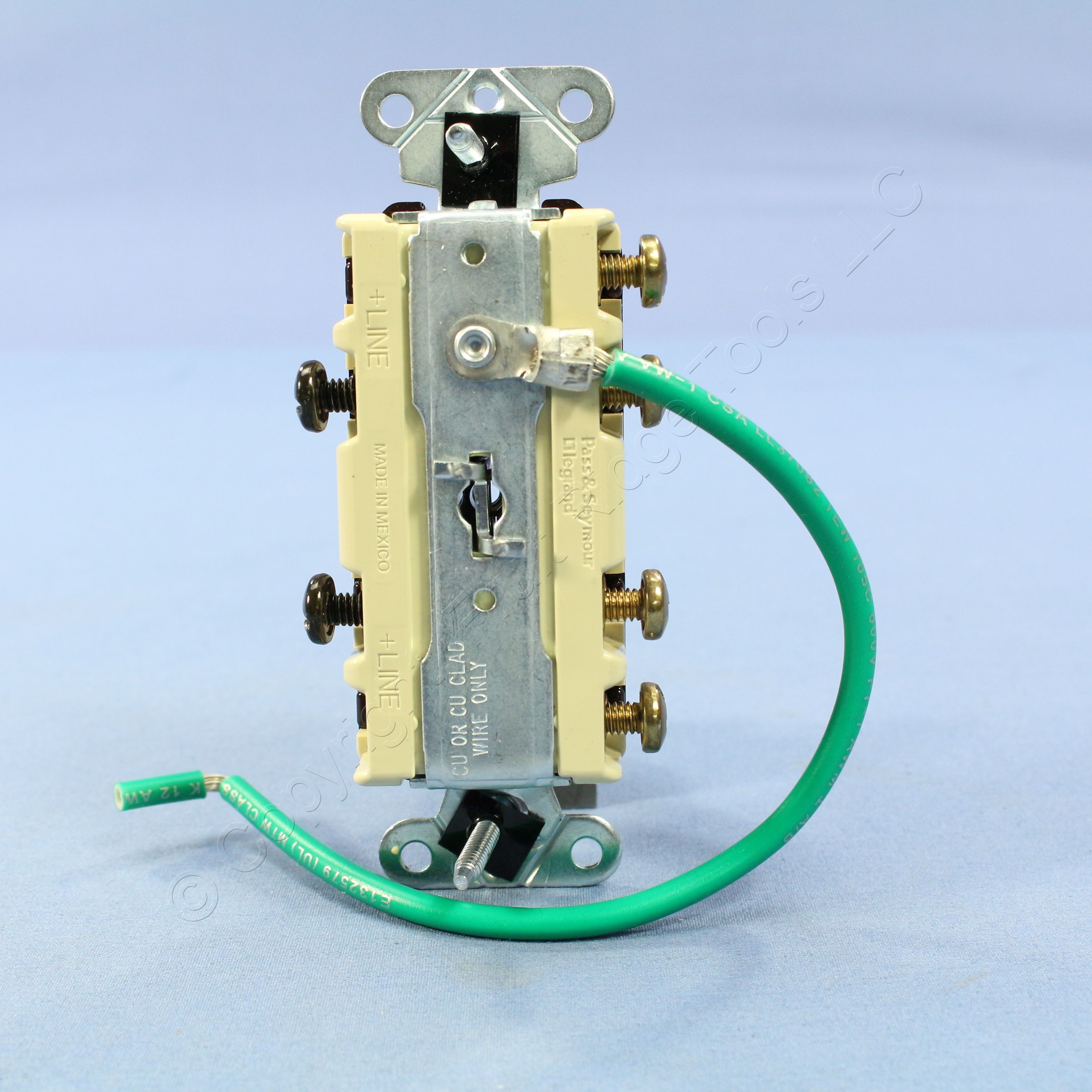 Pass and Seymour Brown DUAL 3Way Toggle Light Switch Duplex 15A 120