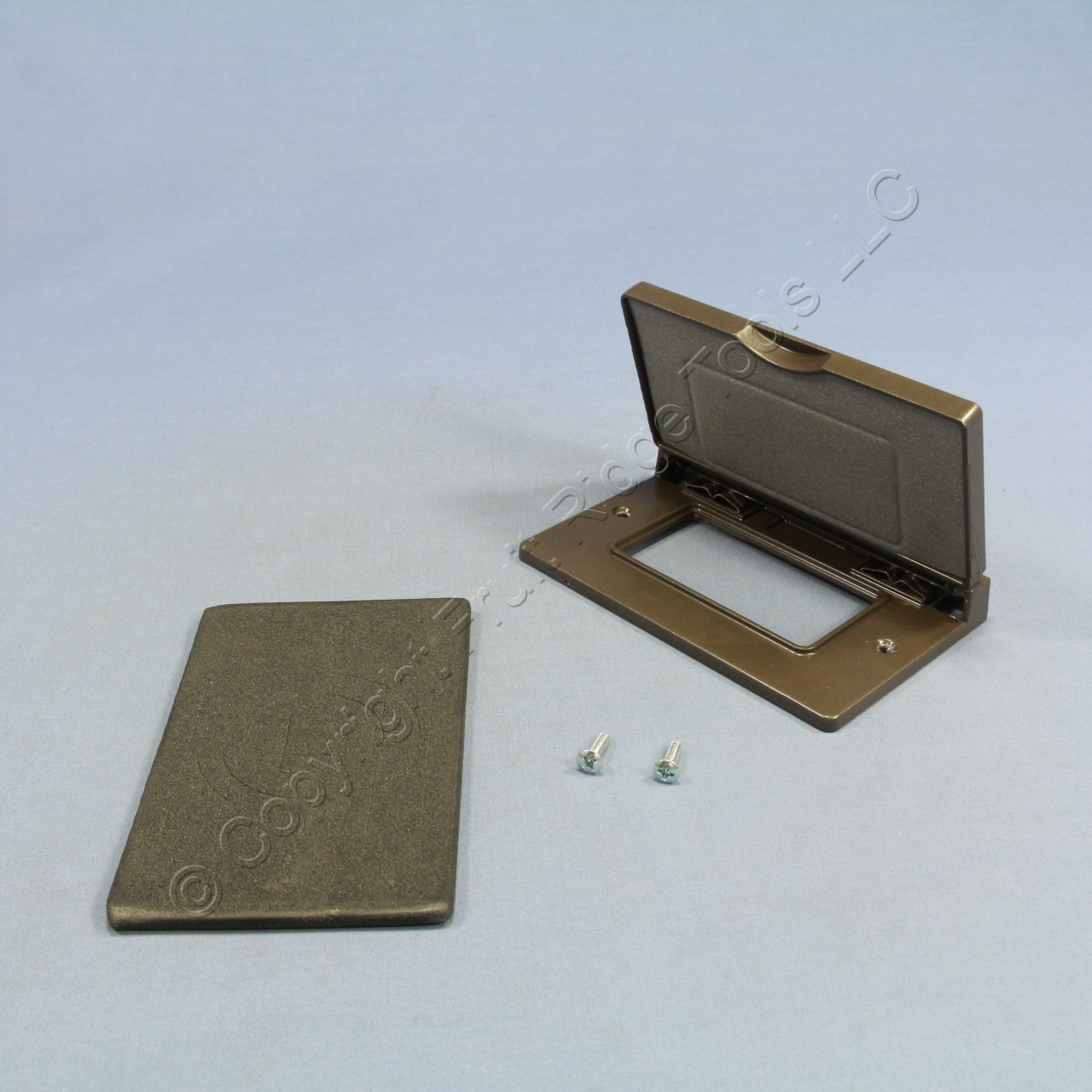 PS Brown WeatherResistant Horizontal Outdoor Decorator Receptacle